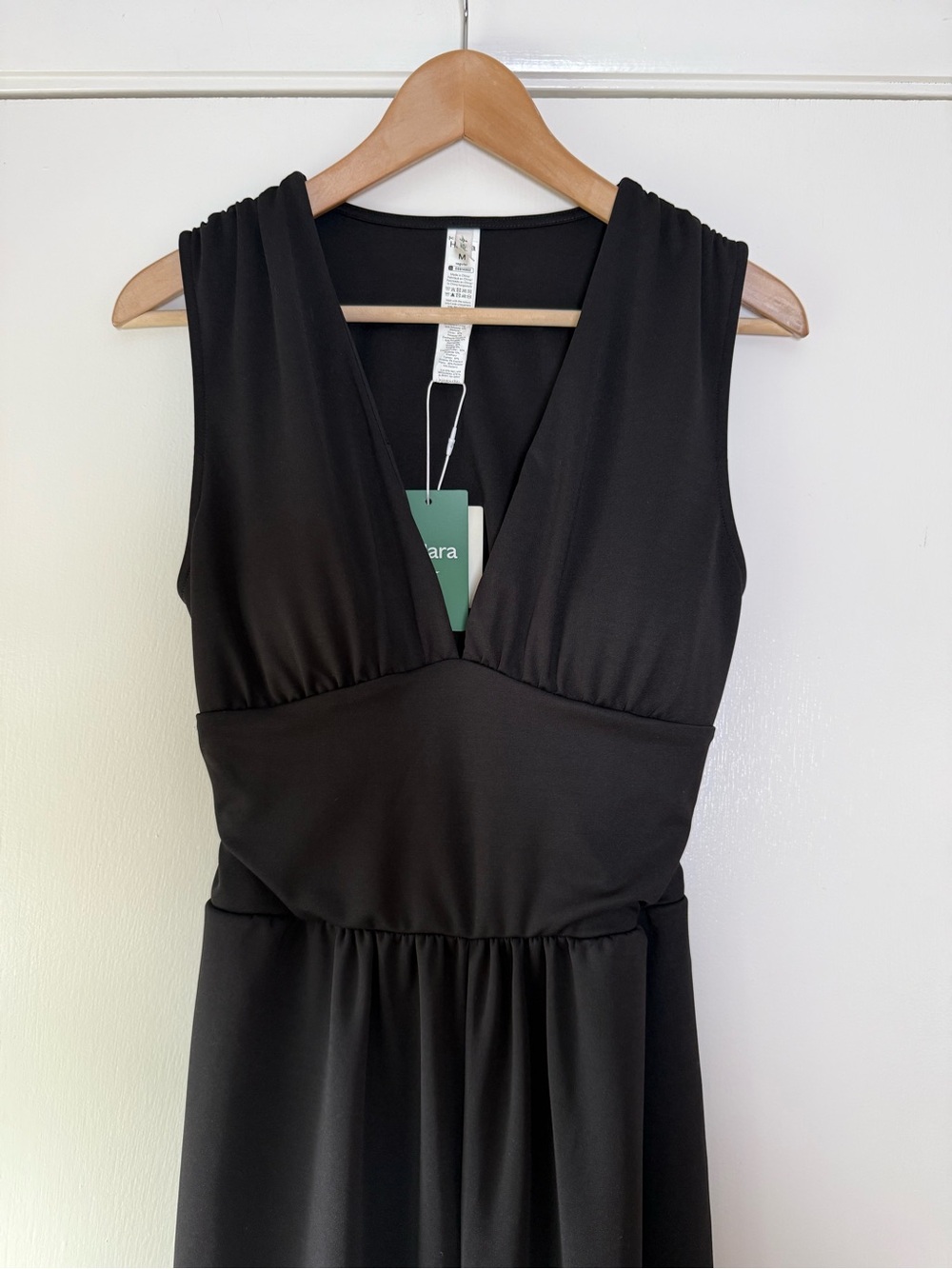 🆕 Halara V-Neck Sleeveless Ruched Pocket Jumpsuit Easy Peezy Black Chic Sporty - Picture 5 of 16